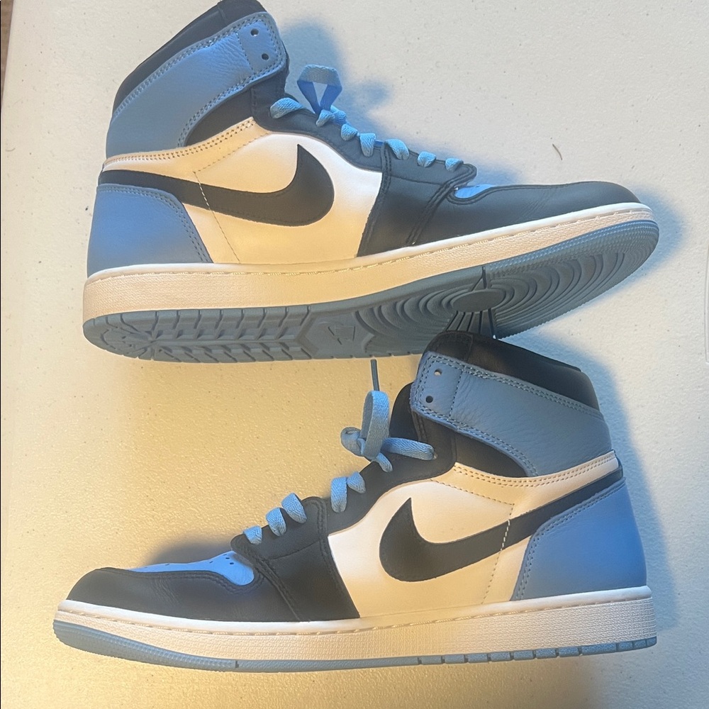 Jordan Retro 1 UNC - Picture 3 of 6